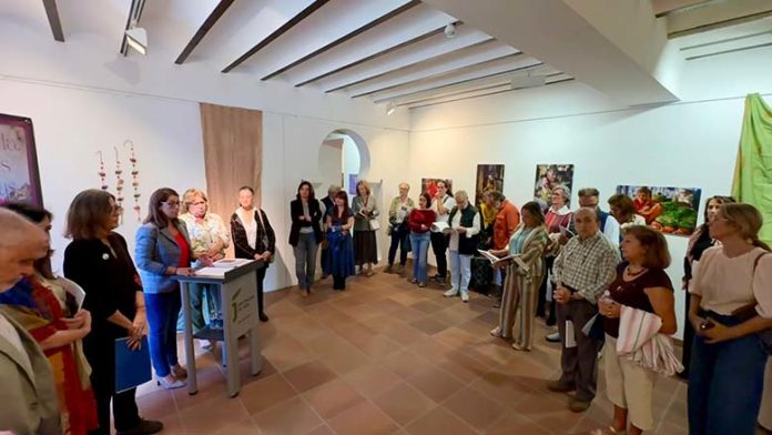 BAÑOS ARABES Inauguración exposición Saris de seda-2