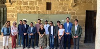 Reyes subraya la importante plataforma de promoción que supone la serie “Olivia” para la provincia jiennense