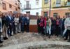 El alcalde descubre un hito en homenaje al 600 aniversario de la llegada del Pueblo Gitano a Jaén en la plaza Luisa de Marillac