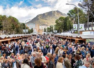 La elevada afluencia de público y de ventas de AOVE marcan la XII Fiesta del Primer Aceite en Martos