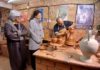 La Junta destaca la singularidad de Pedro Góngora, maestro alfarero ubetense que hace arte con barro y lo modela aunando pasión y tradición