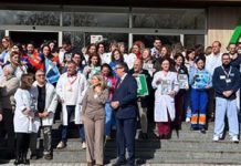 Concentración contra la agresión sufrida por una enfermera de Linares