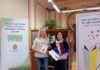 Donación ejemplares libro ‘Costuras y otros pespuntes’ a la biblioteca municipaL