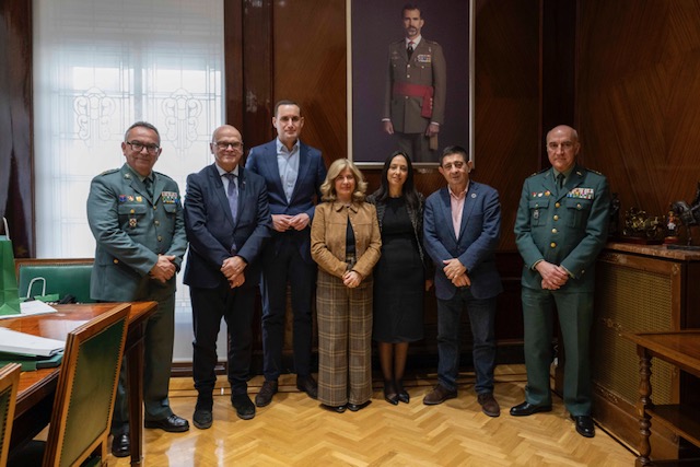 Reunixn con la directora general_de_la_Guardia_Civil