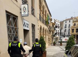 La Policía Local de Martos detiene a un varón reclamado en búsqueda y captura