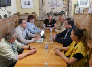 El PSOE denuncia la falta de apoyo de Junta y Ayuntamiento al comercio de Alcalá la Real
