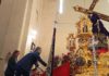 El alcalde participa en la tradicional ofrenda floral a Nuestro Padre Jesús