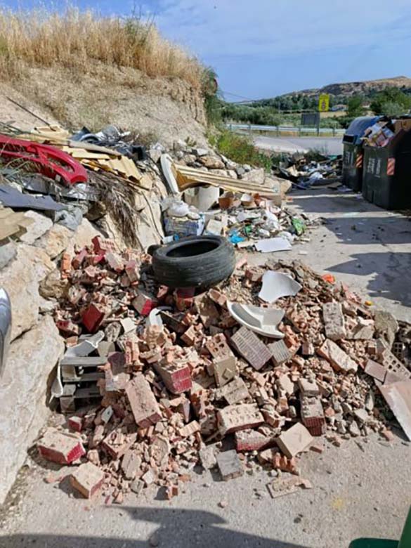 BASURA POLIGONO DE LOS OLIVARE