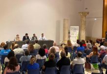 La Junta destaca el compromiso del IES Antonio de Mendoza con la innovación y la promoción del sector oleícola
