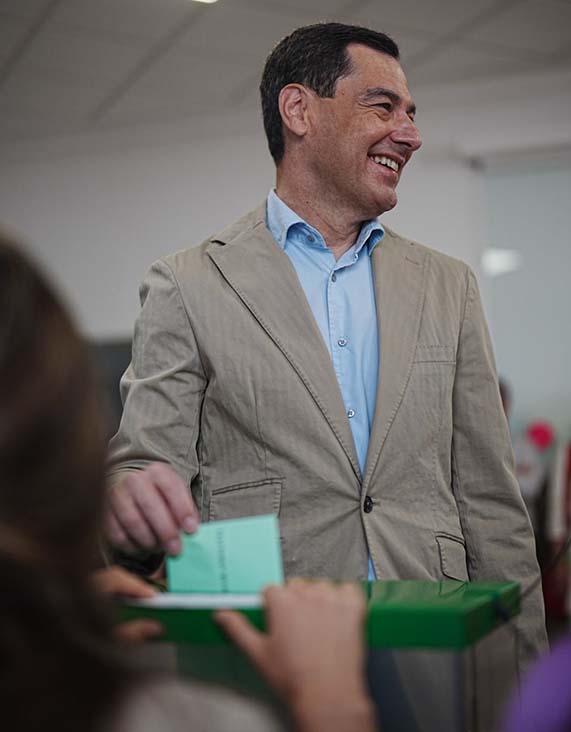 Elecciones andaluza Juanma moren vota