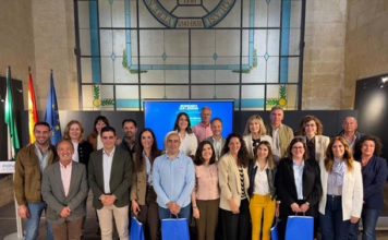 Rocío Blanco destaca el impulso al empleo en la provincia con el modelo de Juanma Moreno y pide “una mayoría de estabilidad” para evitar que se frenen los avances
