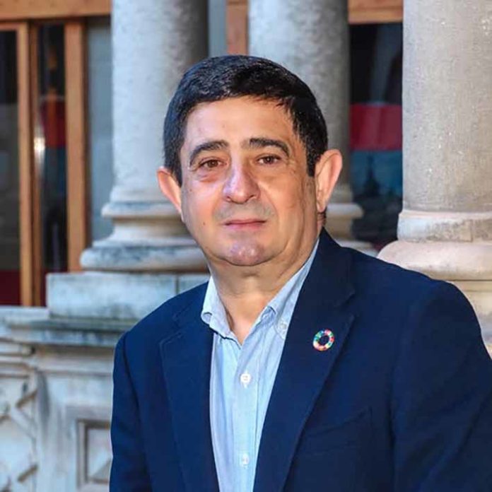 ascenso Paco Reyes Martínez solo