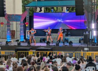 El audiotorio de la Alameda vibra al son del Musical K-Pop Golden Experience