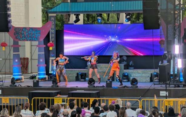 El audiotorio de la Alameda vibra al son del Musical K-Pop Golden Experience