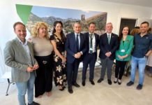 Domínguez celebra la apertura del nuevo SUAP de Cazorla y el “paso decisivo” para el nuevo centro de salud en el casco urbano