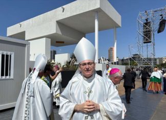 El Obispo de Jaén despide al Papa en su visita a España