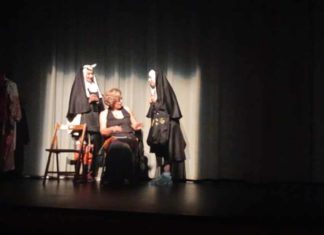 Lleno hasta la bandera con la representación de ‘Entre tinieblas’