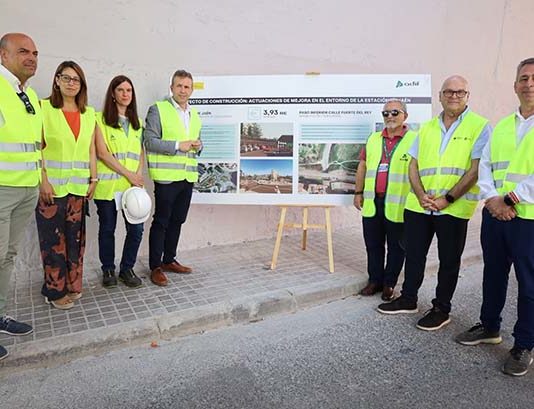 Fernández destaca el avance de las obras en la mejora del paso inferior de la calle Fuerte del Rey en el marco de la integración ferroviaria de Jaén