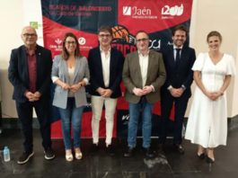 El Ayuntamiento reconoce el CB Jaén su aportación al deporte base de la ciudad en una gala que reúne a 400 deportistas