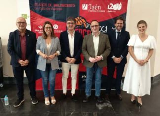 El Ayuntamiento reconoce el CB Jaén su aportación al deporte base de la ciudad en una gala que reúne a 400 deportistas
