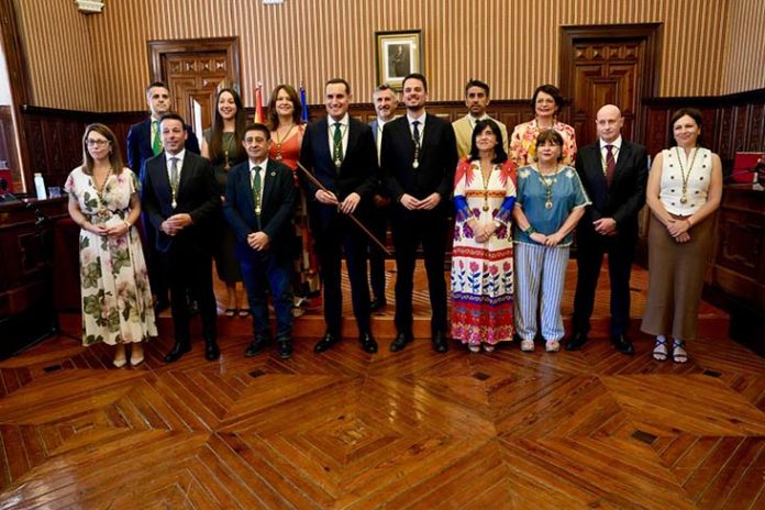 Juan Latorre con el grupo_socialista_de_la_Diputacixn
