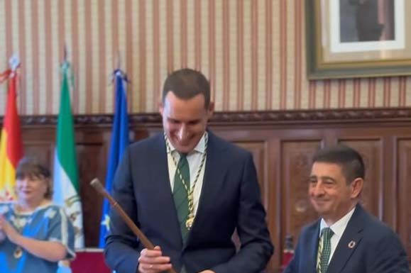Juan Latorre ha tomado posesión como presidente de la Diputación de Jaén