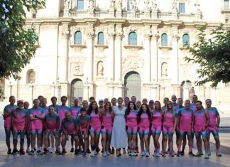 El Ayuntamiento valora la aportación de los clubes en la presentación de equipaciones del Maratón Jaén
