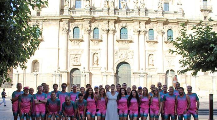 El Ayuntamiento valora la aportación de los clubes en la presentación de equipaciones del Maratón Jaén