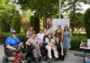 El Ayuntamiento muestra su apoyo a las personas con lesión medular y discapacidad física en el mercadillo solidario de ASPAYM