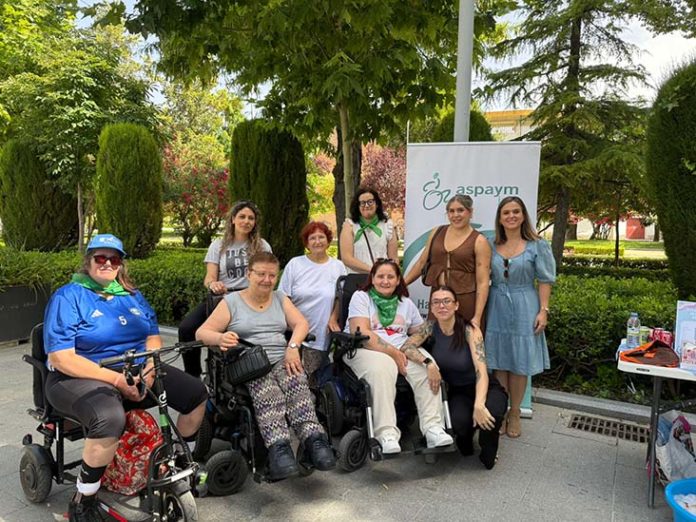 MERCADILLO SOLIDARIO Visita al mercadillo solidario ASPAYM