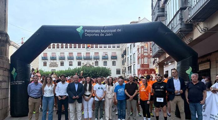 Vibrante bienvenida a la Noche de San Juan con la carrera nocturna de Jaén Genuino