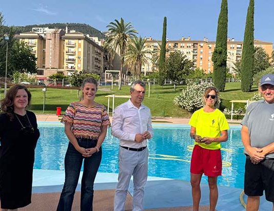 Las tres piscinas municipales de Jaén abren este fin de semana con mejoras en sus instalaciones y nuevos espacios de sombra