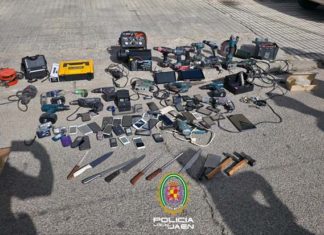 Rápida actuación de Policía Local y Bomberos ante dos incendios registrados en contenedores de la ciudad