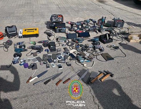 Rápida actuación de Policía Local y Bomberos ante dos incendios registrados en contenedores de la ciudad