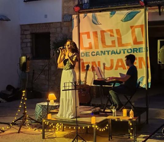 Teresa Mood presenta su último trabajo en el concierto enmarcado dentro del ciclo de cantautore