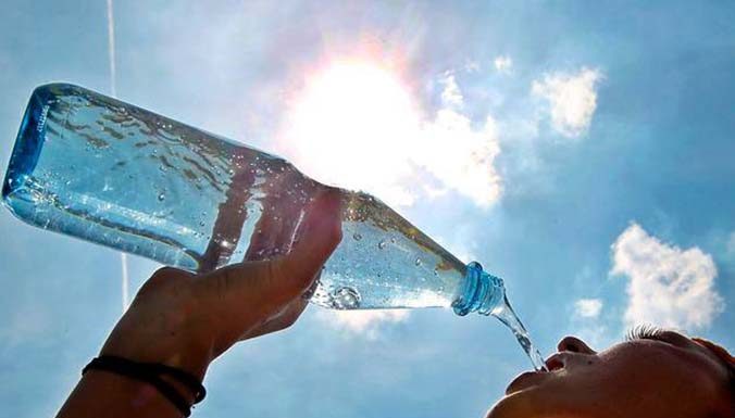 La EMA insiste en una buena hidratación ante el aviso rojo por calor mañana en Córdoba y Jaén