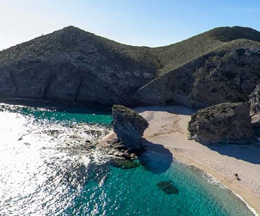 Fallece una mujer ahogada en una playa de Carboneras