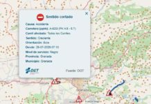 El accidente de un camión provoca el corte al tráfico de la A-92G