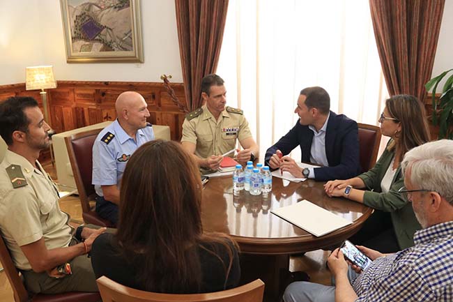 EJERCITO Reunión con el secretario general del Consejo Superior del Deporte Militar 2