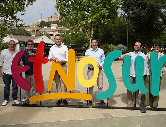 El presidente de la Diputación pone a Etnosur como ejemplo de desarrollo social, económico y turístico