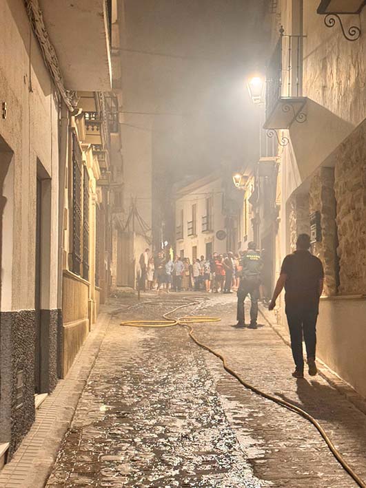 INCENDIO EN ARJONA