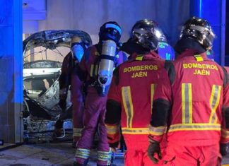 Incendio en el garaje del centro de salud del Bulevar