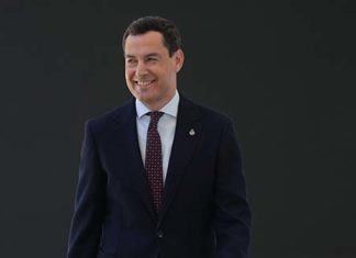 Juanma Moreno da a conocer su nuevo equipo de línea continuista