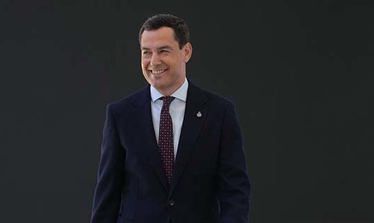 Juanma Moreno da a conocer su nuevo equipo de línea continuista