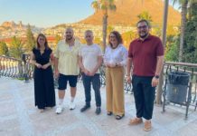 África Colomo asiste en Martos al preestreno de la obra ‘Cautivas por Cervantes’, en la que colabora la Diputación