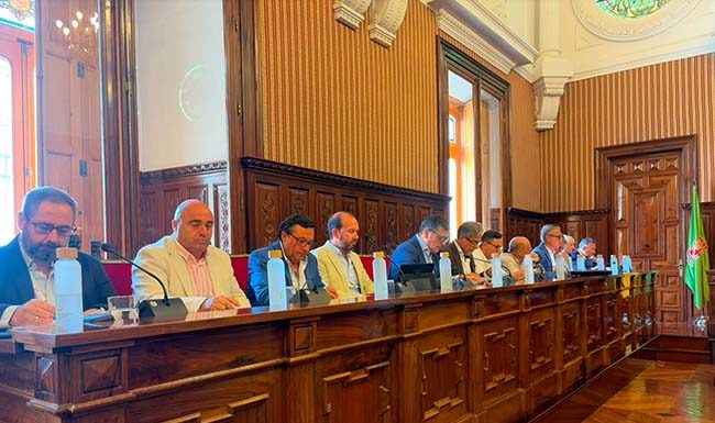 El PP logra la ampliación urgente de la carretera de Los Puentes tras más de diez años de abandono del PSOE y nuevas paradas de autobús: “Es histórico para los vecinos”