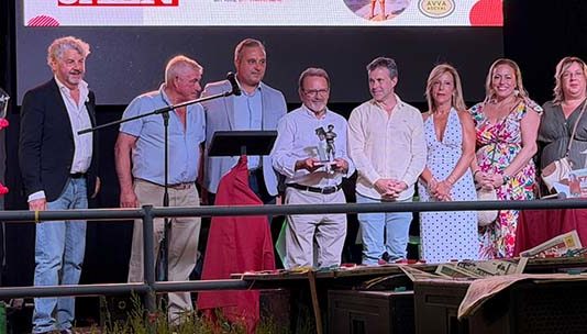 El alcalde, Julio Millán, ofrece el pregón de inicio de las fiestas del barrio de Valdeastillas Haz clic para indicar a Gmail que esta conversación es importante
