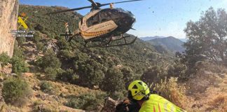 La Guardia Civil rescata en helicóptero a un parapentista accidentado en Sierra Mágina